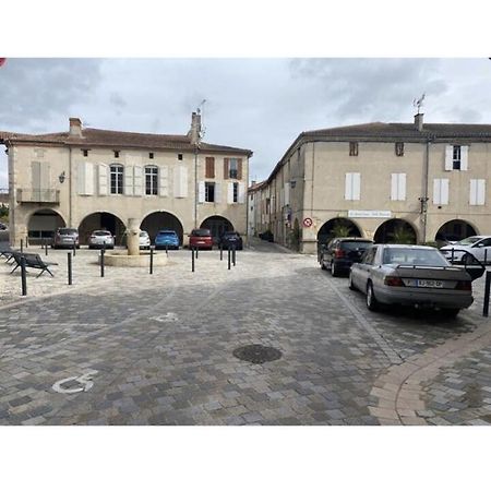 Logement Tout Equipe Layrac Esterno foto